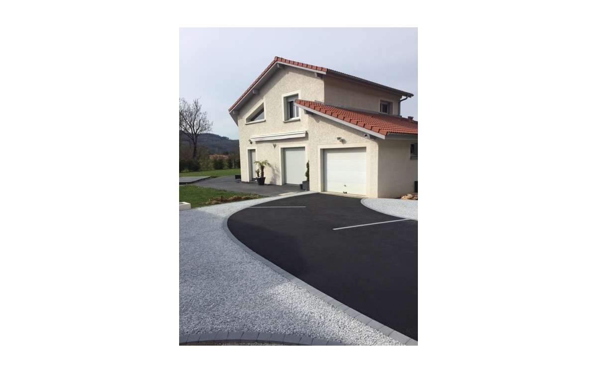 Ralisation Alle de garage en Alvostar et enrob noir  chaud   Bard-Govreissiat conue le 04/07/2019