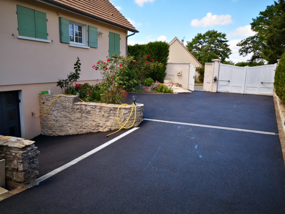 Cration Alle de garage en enrob noir  chaud - Yvelines ralise le 01/10/2019