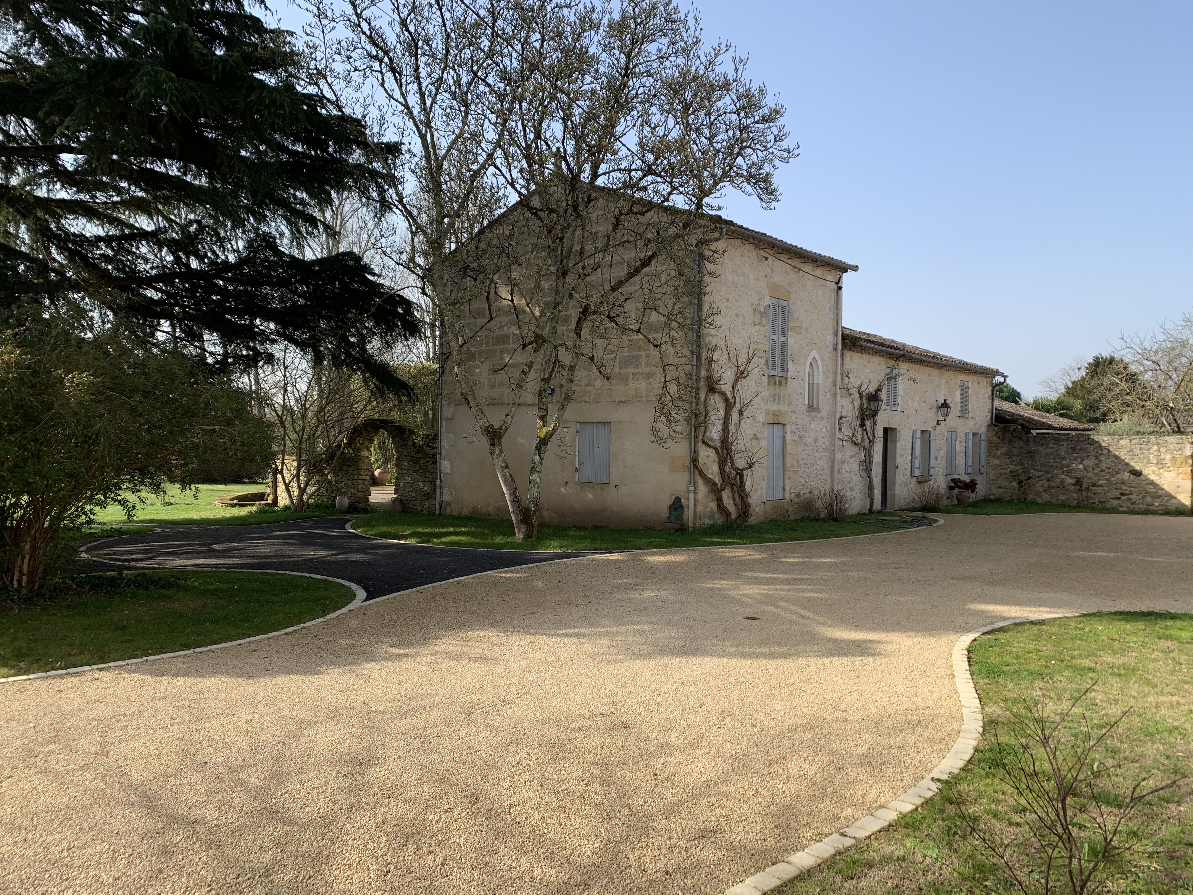 Ralisation Cour en Gravistar et Pav la couture - Dordogne cre le 18/05/2021