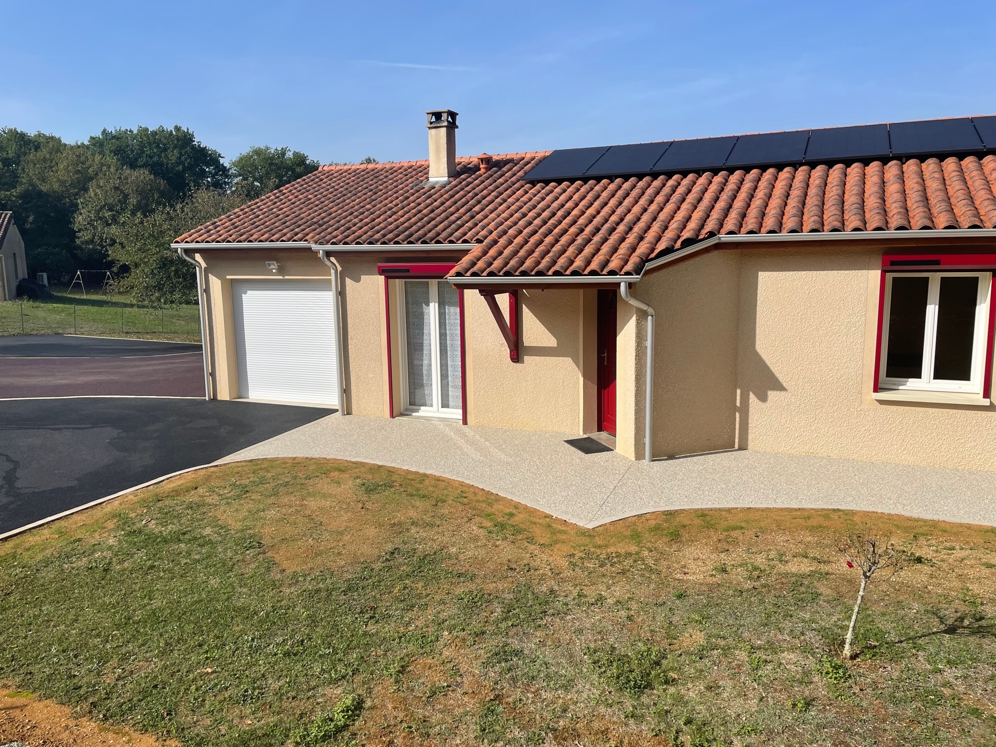 Ralisation Entre de maison en enrob  chaud et Hydrostar - Dordogne cre le 06/10/2022