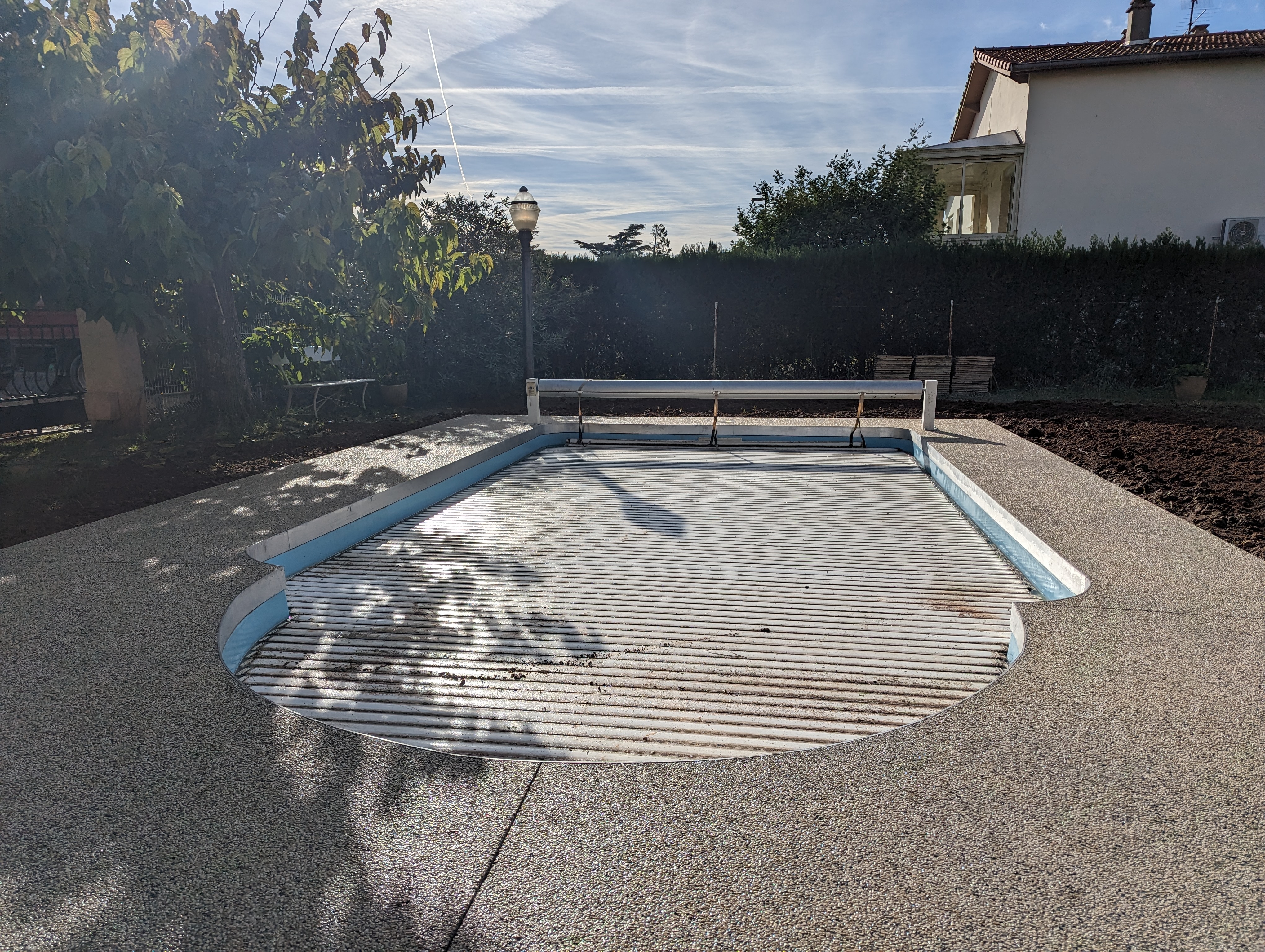Ralisation Plage de piscine en bton decoratif - Drme conue le 17/11/2023