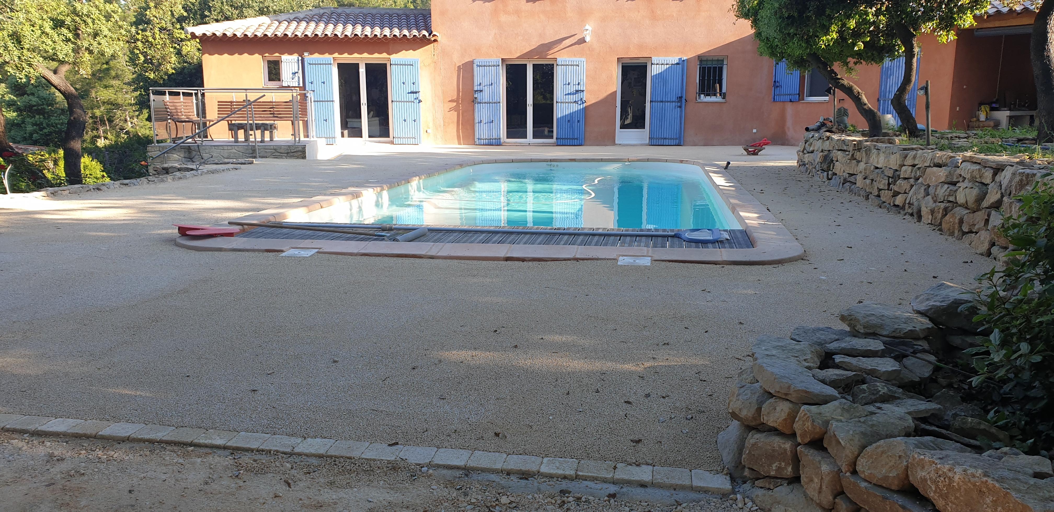 Ralisation Plage de piscine en Minralstar   Aubagne cre le 18/06/2020