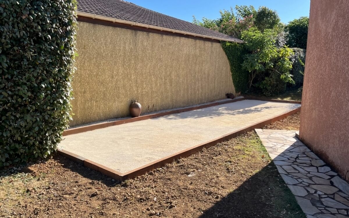 Cration Aire de jeux en prparation du terrain - Drme