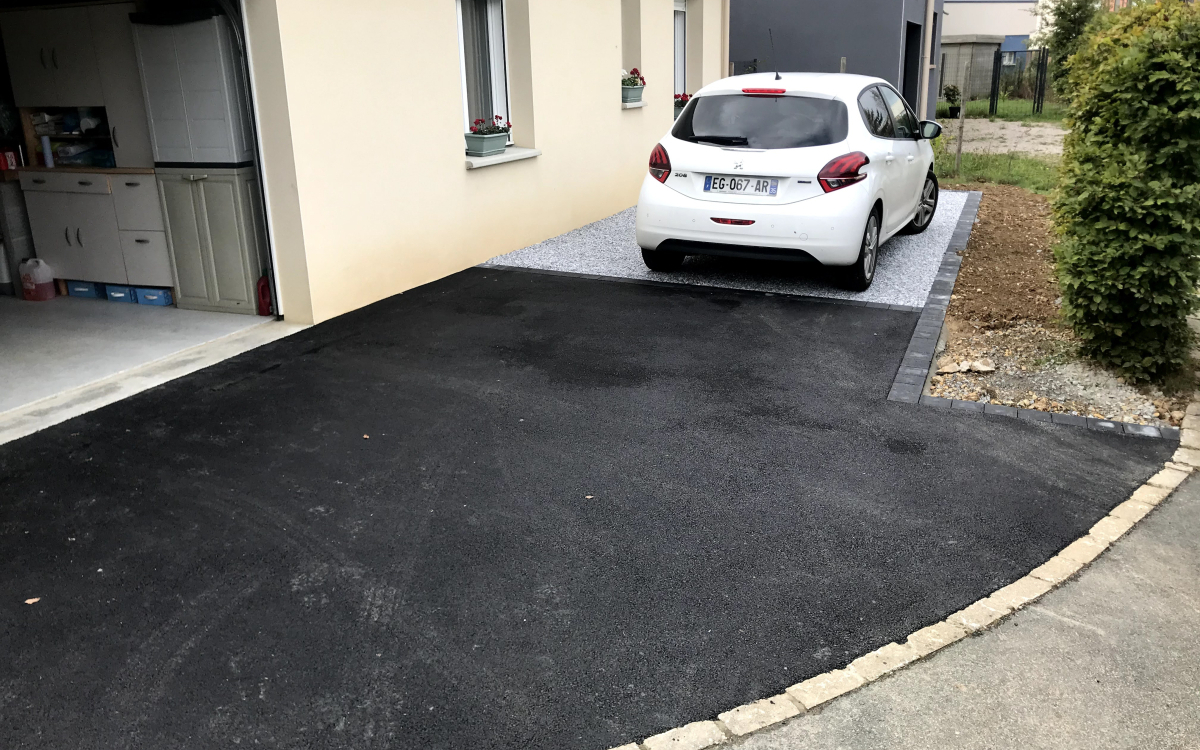 Cration Alle de garage en Alvostar et enrob  chaud  Cintr ralise le 23/04/2021