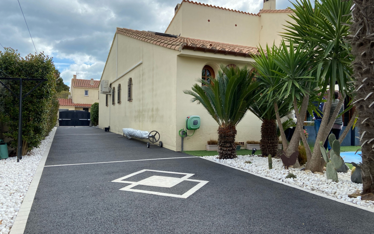 Conception Alle de garage en bton decoratif et Pav la couture  Saint Cyprien cre le 12/05/2020