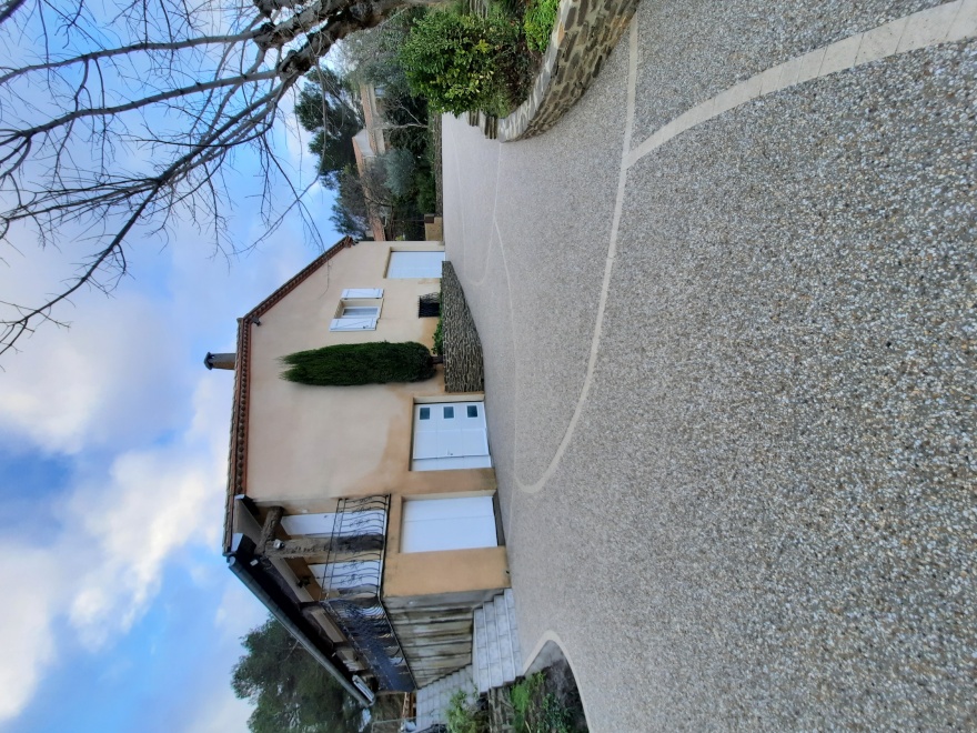 Cration Alle de garage en bton decoratif - Aude conue le 09/12/2021