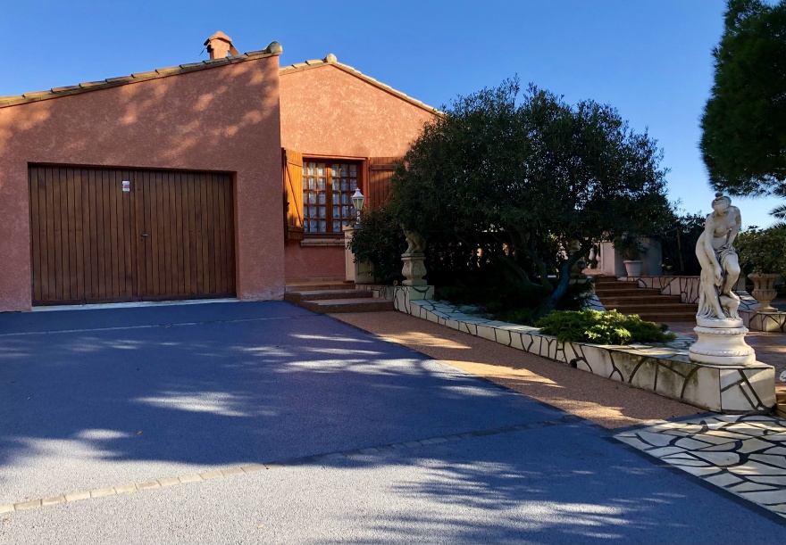 Cration Alle de garage en bton decoratif, Hydrostar et Pav la couture  La Palme conue le 30/11/2021