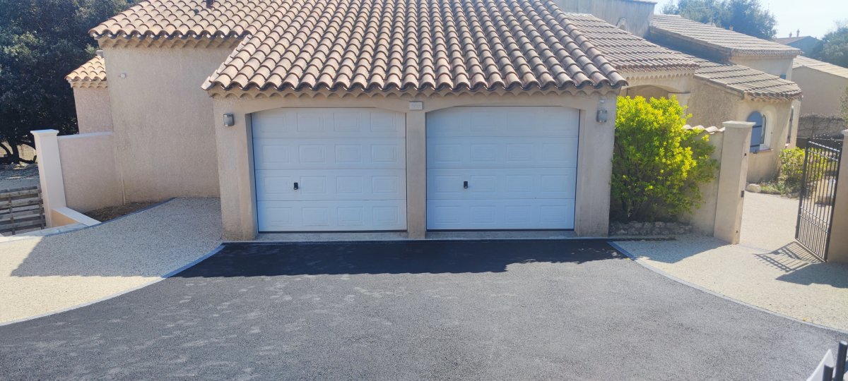 Conception Alle de garage en bton decoratif et enrob  chaud - Drme cre le 29/03/2022