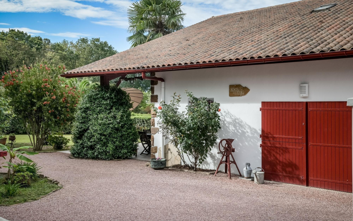 Cration Alle de garage en Gravistar et terrasse sur plots  JATXOU conue le 23/07/2021