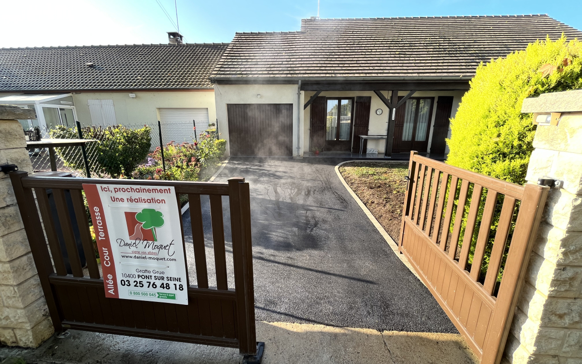 Ralisation Alle de garage en enrob  chaud et Pav la couture  BRAY SUR SEINE cre le 17/10/2022