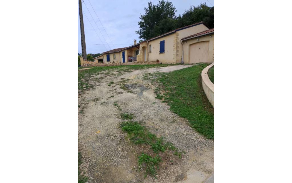 Cration Alle de garage en enrob  chaud - Dordogne conue le 14/10/2022