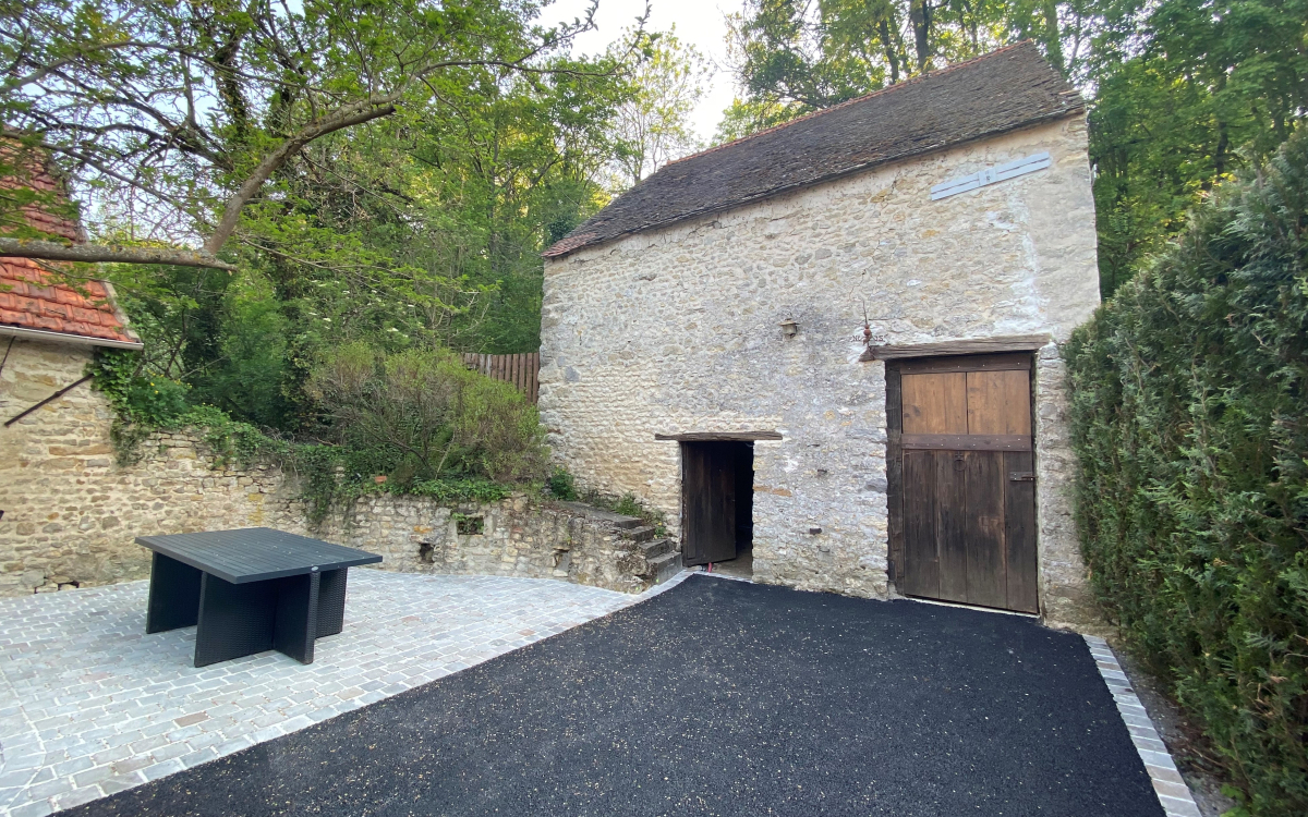 Conception Alle de garage en enrob  chaud et pavage dallage  Fontaine la rivire cre le 29/04/2022