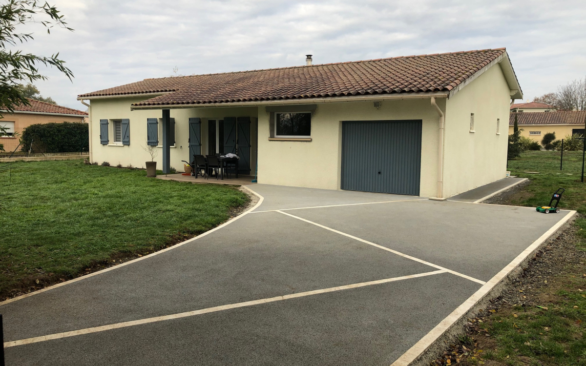 Cration Alle de garage en bton drainant  LAVELANET DE COMMINGES ralise le 10/01/2023