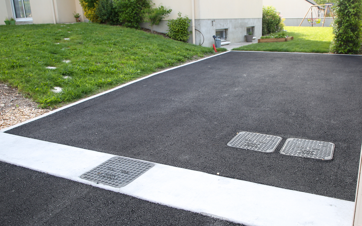Ralisation Alle de garage en bton decoratif, enrob  chaud et Pav la couture  Benais conue le 22/06/2023
