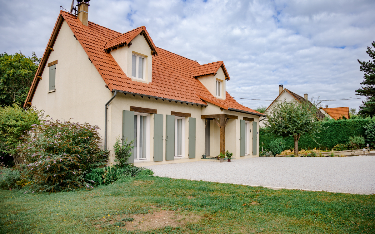 Ralisation Alle de garage en enrob  chaud et Hydrostar - Yonne cre le 21/07/2023