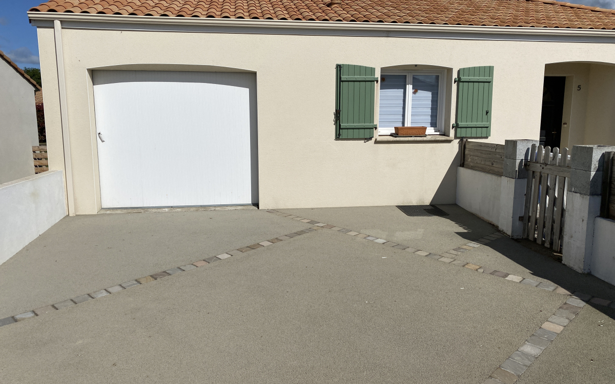 Conception Alle de garage en bton decoratif  Mortagne sur svre cre le 26/04/2021