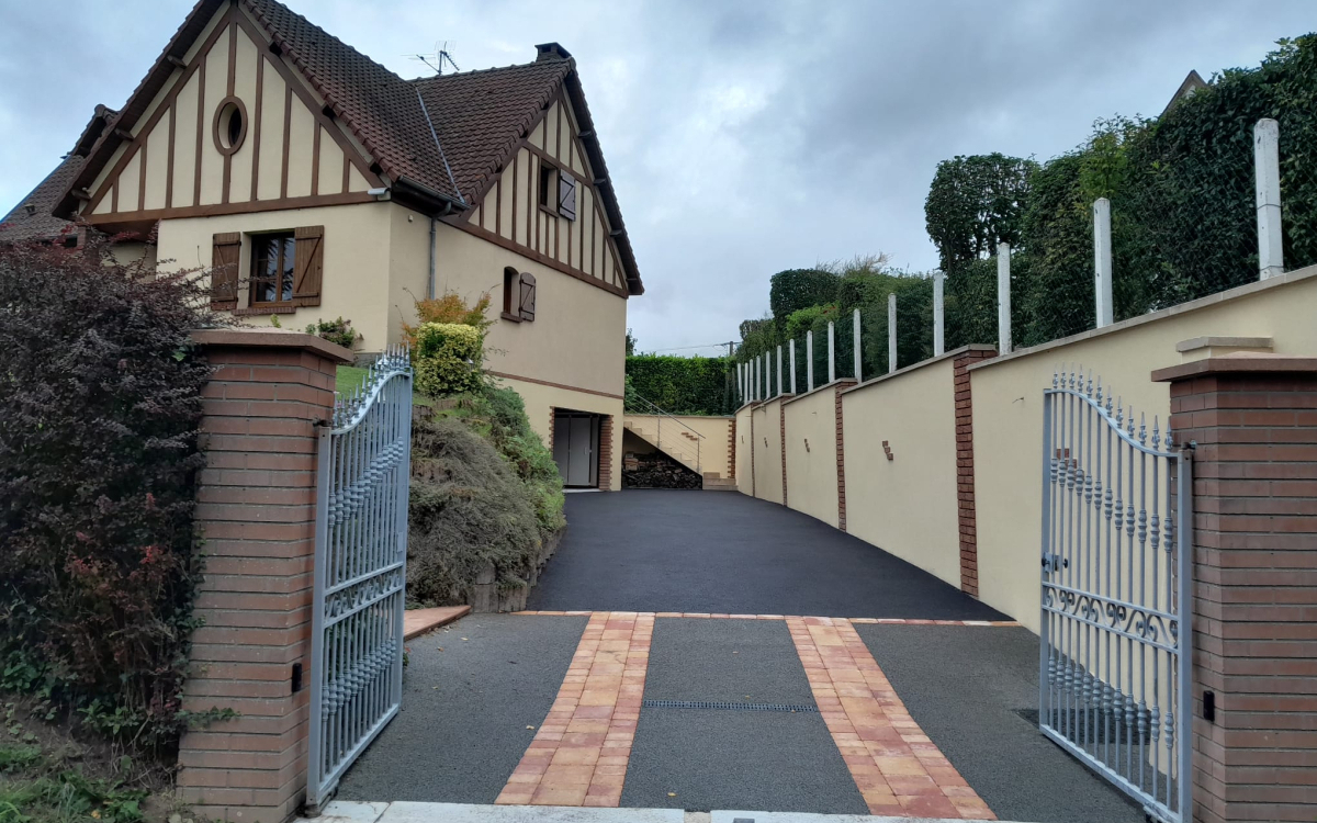 Cration Alle de garage en enrob  chaud, Minralstar  et pavage dallage  Bouttencourt  conue le 24/10/2023