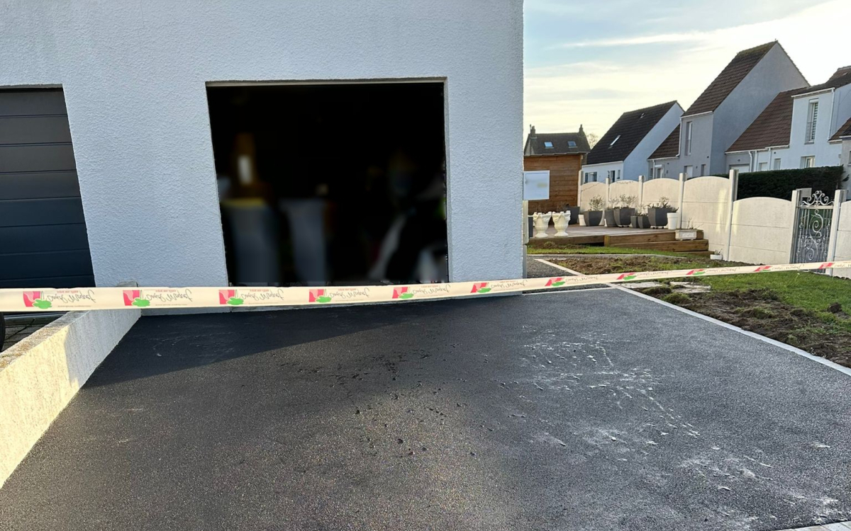 Ralisation Alle de garage en enrob  chaud  OUTREAU cre le 06/12/2023