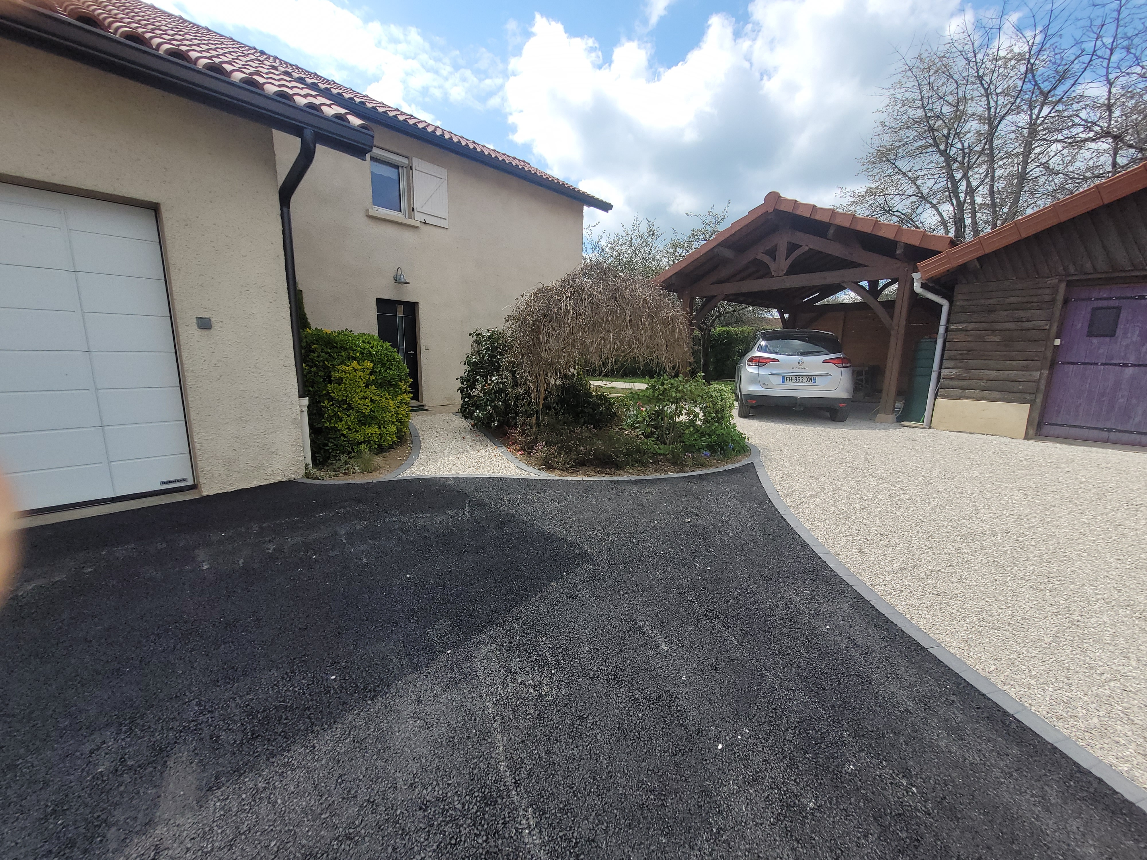 Ralisation Alle de garage en Alvostar et enrob  chaud - Loire cre le 23/01/2024