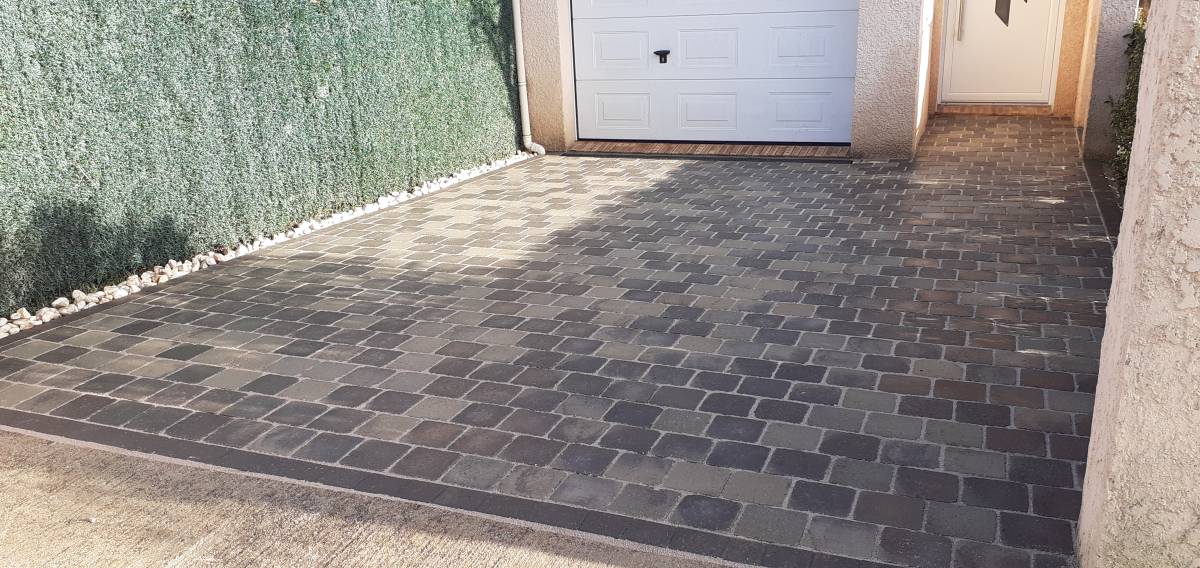 Ralisation Alle de garage en pavage dallage  Combs la Ville cre le 20/12/2023