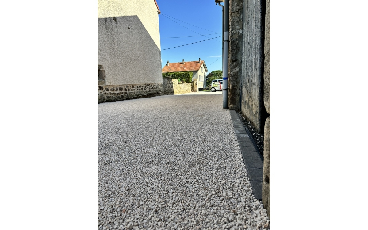 Conception Alle de garage en Alvostar, bordures haute couture et Pav la couture  Craponne-sur-Arzon  ralise le 22/06/2024