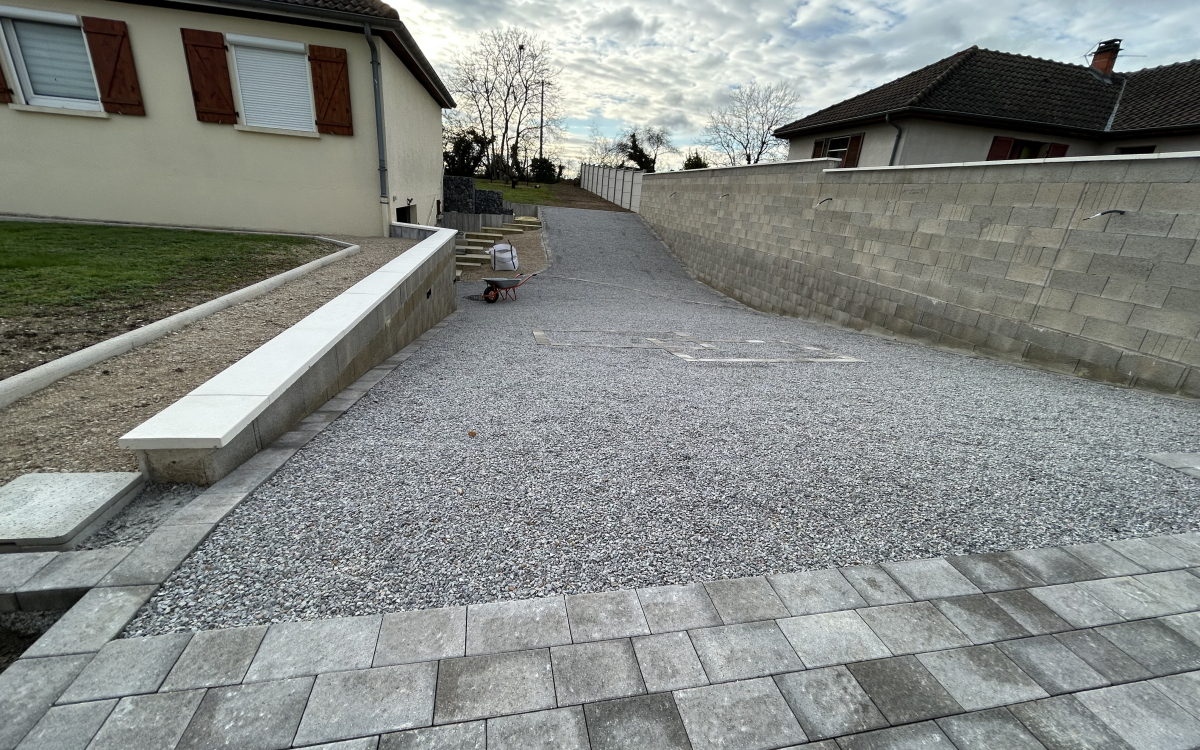 R�alisation All�e de garage en Alv�ostar� � ROMILLY SUR SEINE con�ue le 27/11/2024