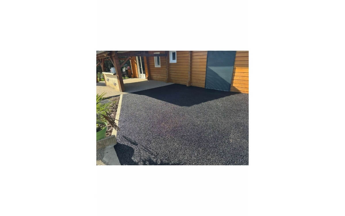 Cration Alle de garage en enrob  chaud et Pav la couture  Brive-la-Gaillarde conue le 03/02/2025