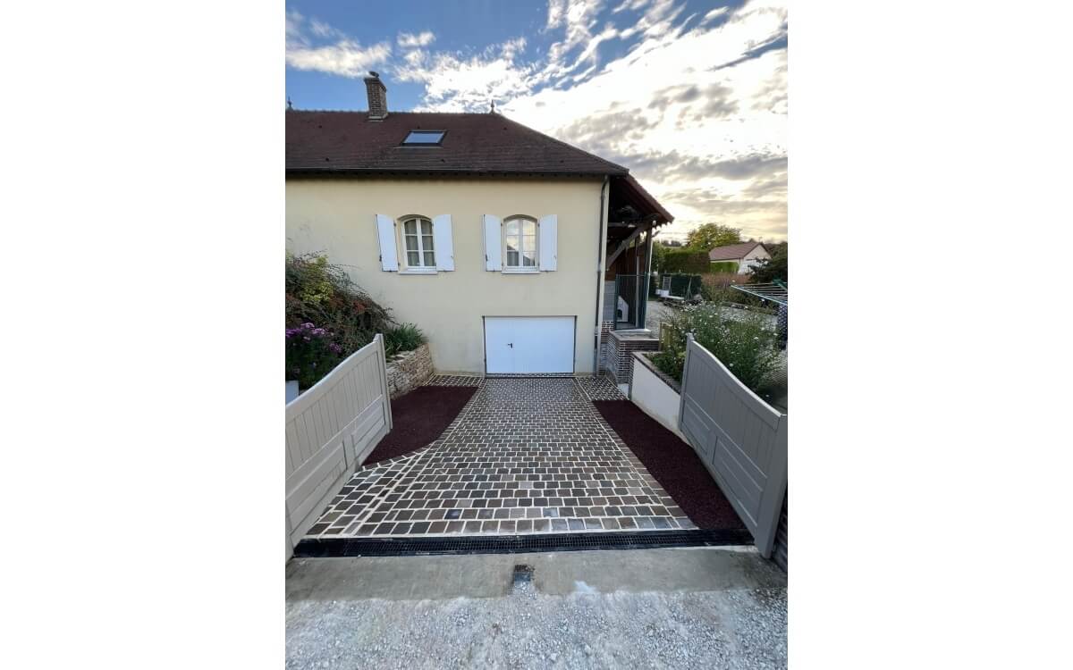 Cration Alle de garage en Alvostar  Laines-aux-bois conue le 20/09/2024