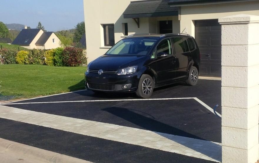 Cration Alle de garage en enrob et pav La Couture  Rivire Saint Sauveur conue le 30/04/2025