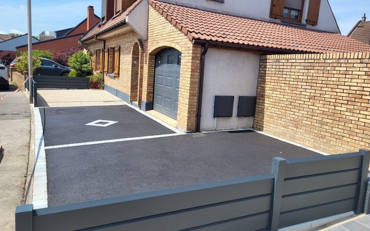 Cration Alle de garage en Alvostar et enrob  chaud  ST POL SUR MER conue le 14/06/2025