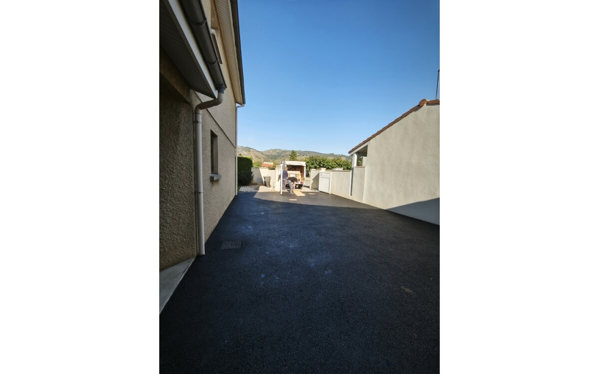 Conception Alle de garage en enrob  chaud  cornas  ralise le 15/09/2025
