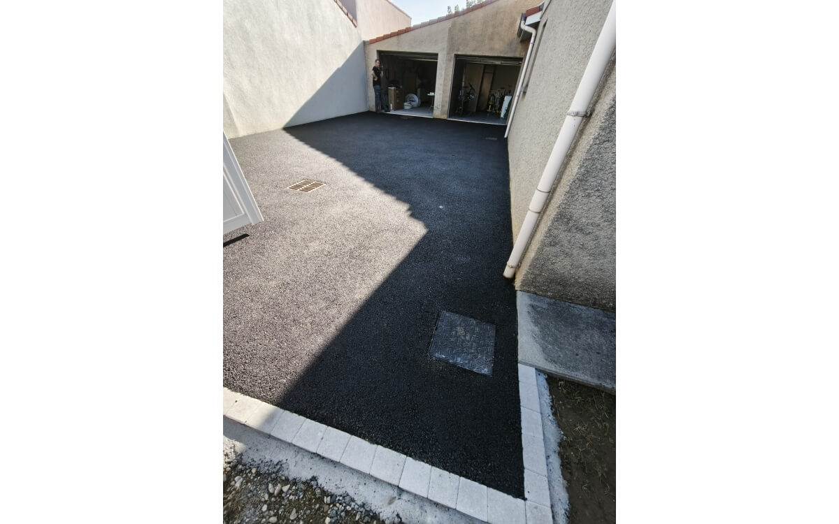 Conception Alle de garage en enrob  chaud  cornas  ralise le 15/09/2025