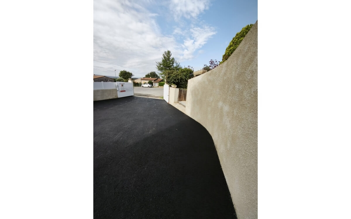Conception Alle de garage en enrob  chaud  26800 ralise le 15/09/2025