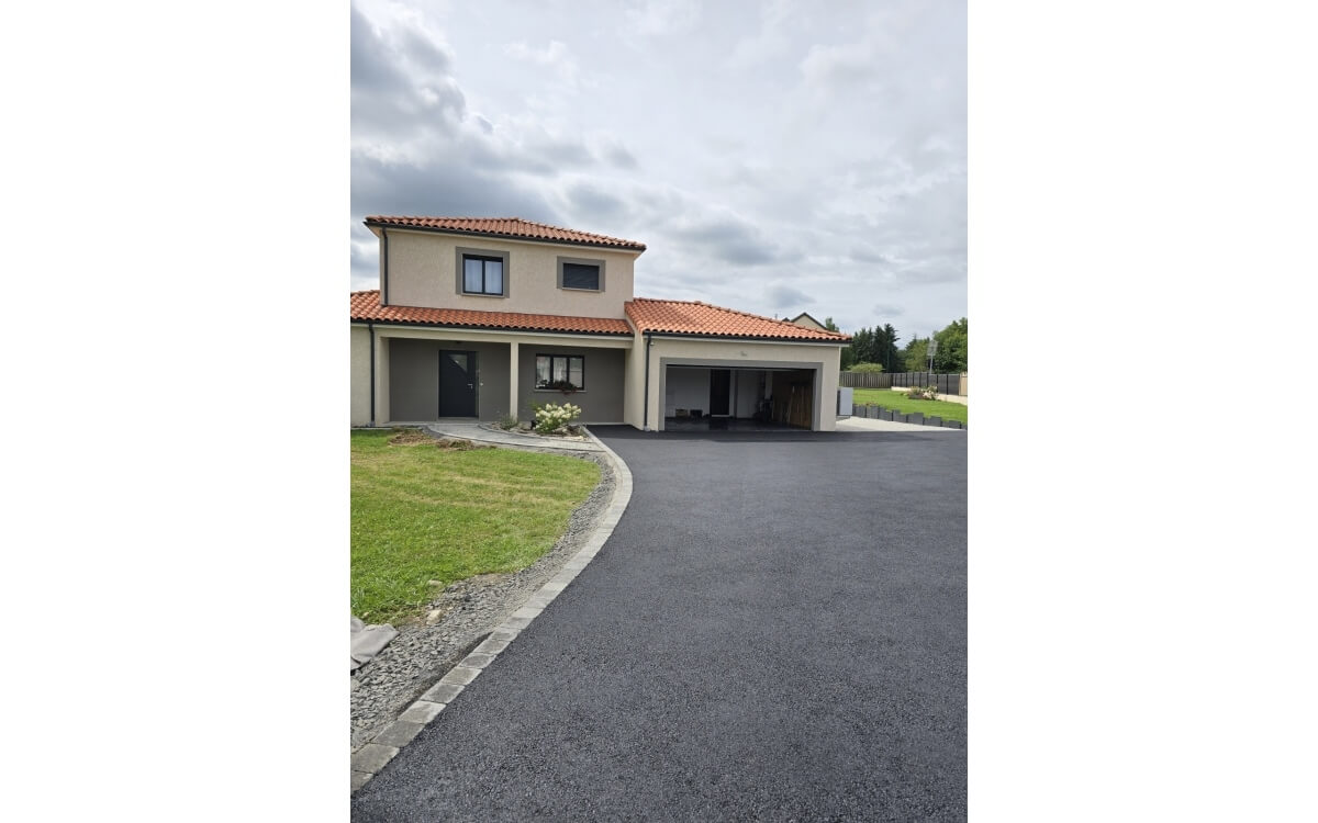 Ralisation Alle de garage en Alvostar et enrob  chaud cre le 23/09/2025