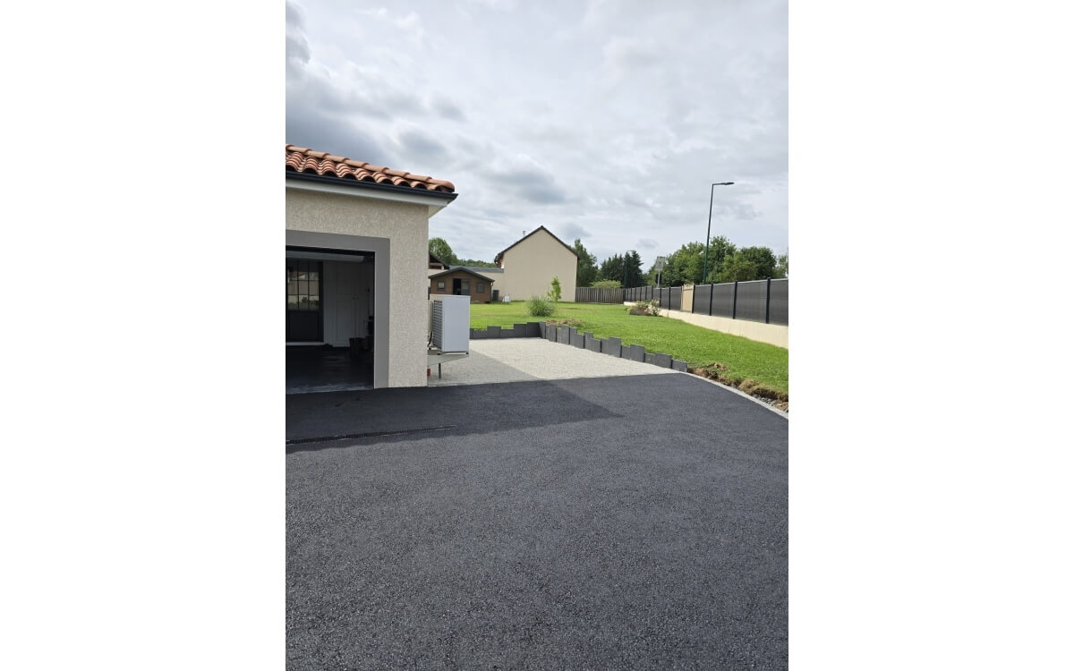 Ralisation Alle de garage en Alvostar et enrob  chaud cre le 23/09/2025