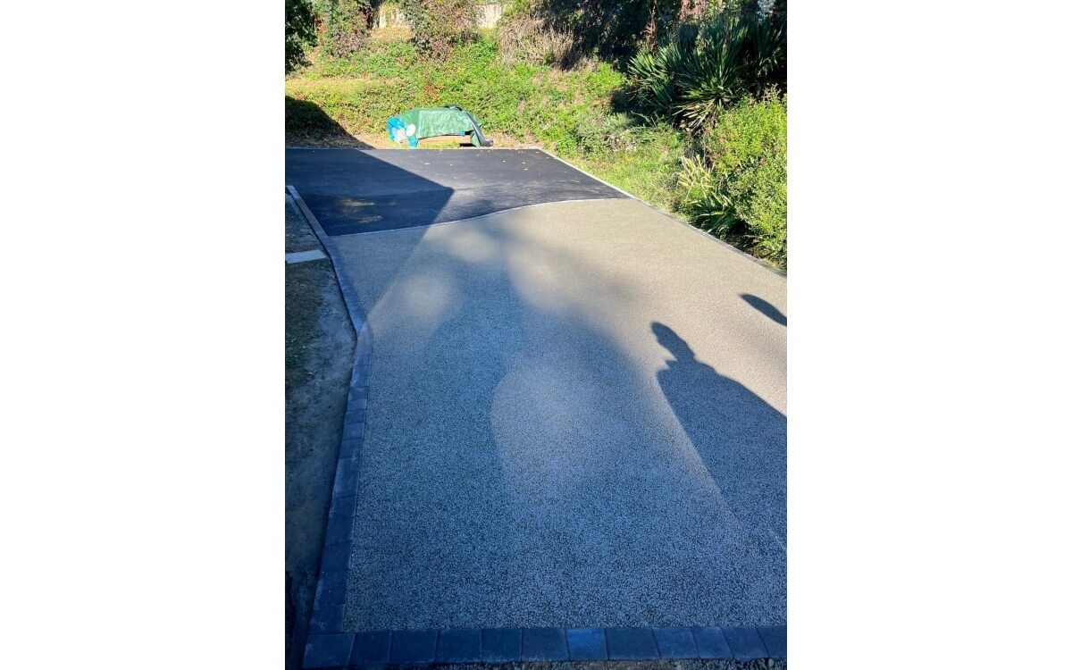 Ralisation Alle de garage en bton decoratif - Landes cre le 14/11/2025