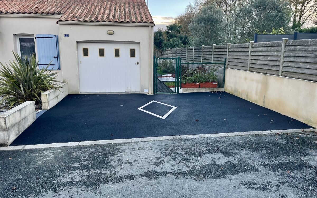 Conception All�e de garage en enrob� � chaud et Pav� la couture� � Mouilleron - Le - Captif r�alis�e le 05/11/2025