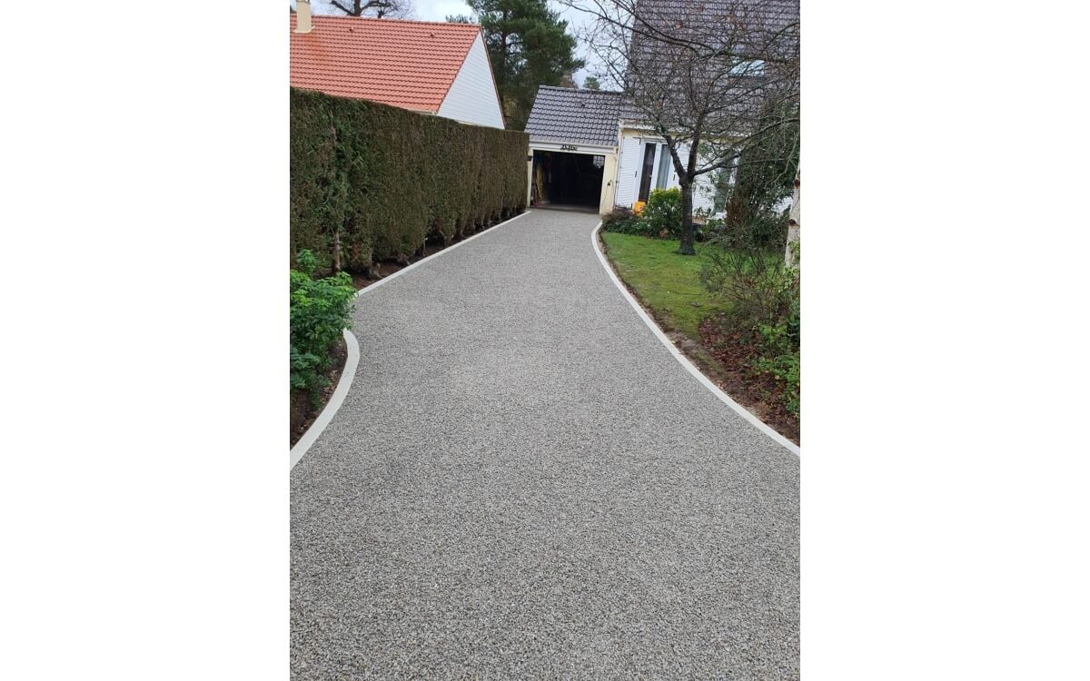 Ralisation Alle de garage en Alvostar et Pav la couture  SAINT PIERRE LES ELBEUFS cre le 01/12/2025