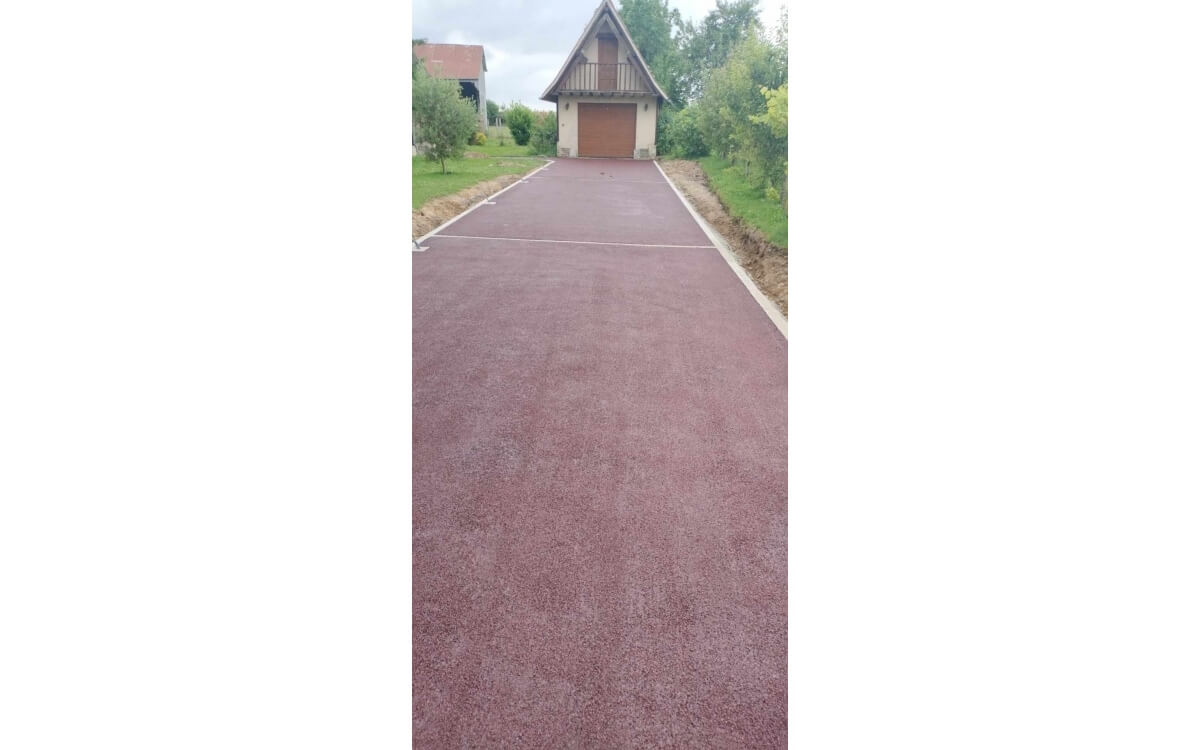 Ralisation Alle de garage en enrob  chaud  LES MONTS DU ROUMOIS cre le 01/12/2025