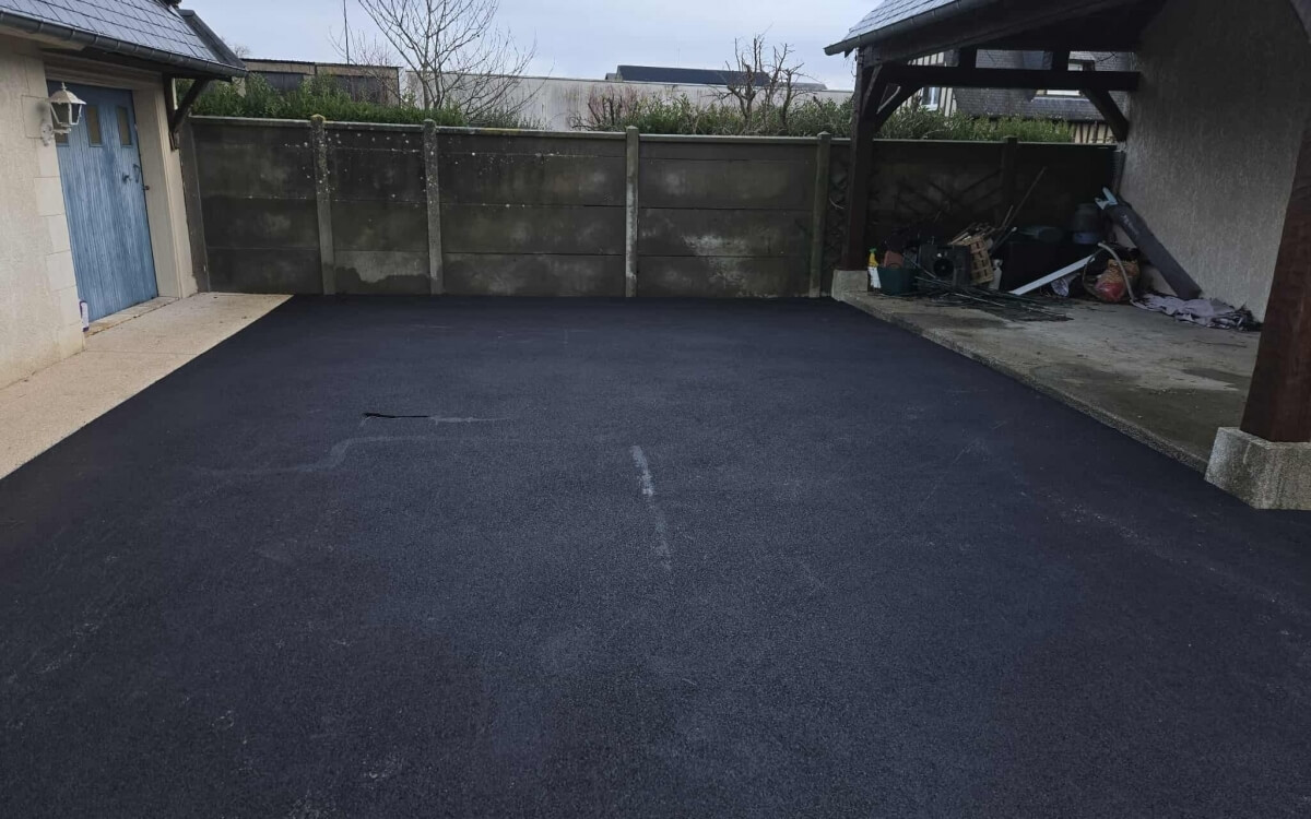 Cr�ation All�e de garage en enrob� � chaud et Pav� la couture� � BOURG ACHARD
