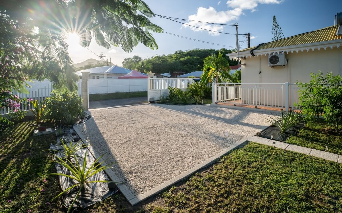 Conception All�e de garage en Alv�ostar� et Pav� la couture� - Martinique