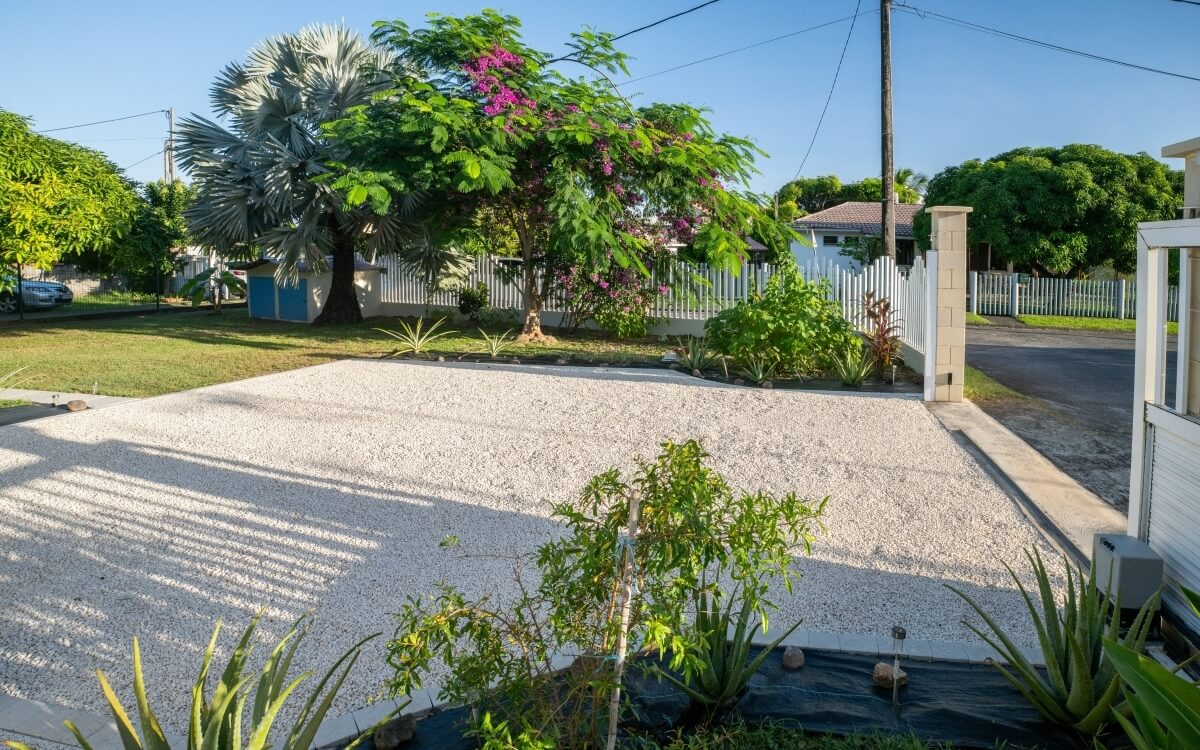 Conception All�e de garage en Alv�ostar� et Pav� la couture� - Martinique