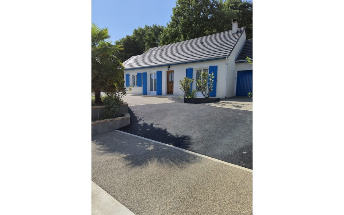 Conception All�e de garage en bordures haute couture,  pavage,  enrob� � chaud, Min�ralstar � et Pav� la couture� � Lardy cr��e le 24/10/2025