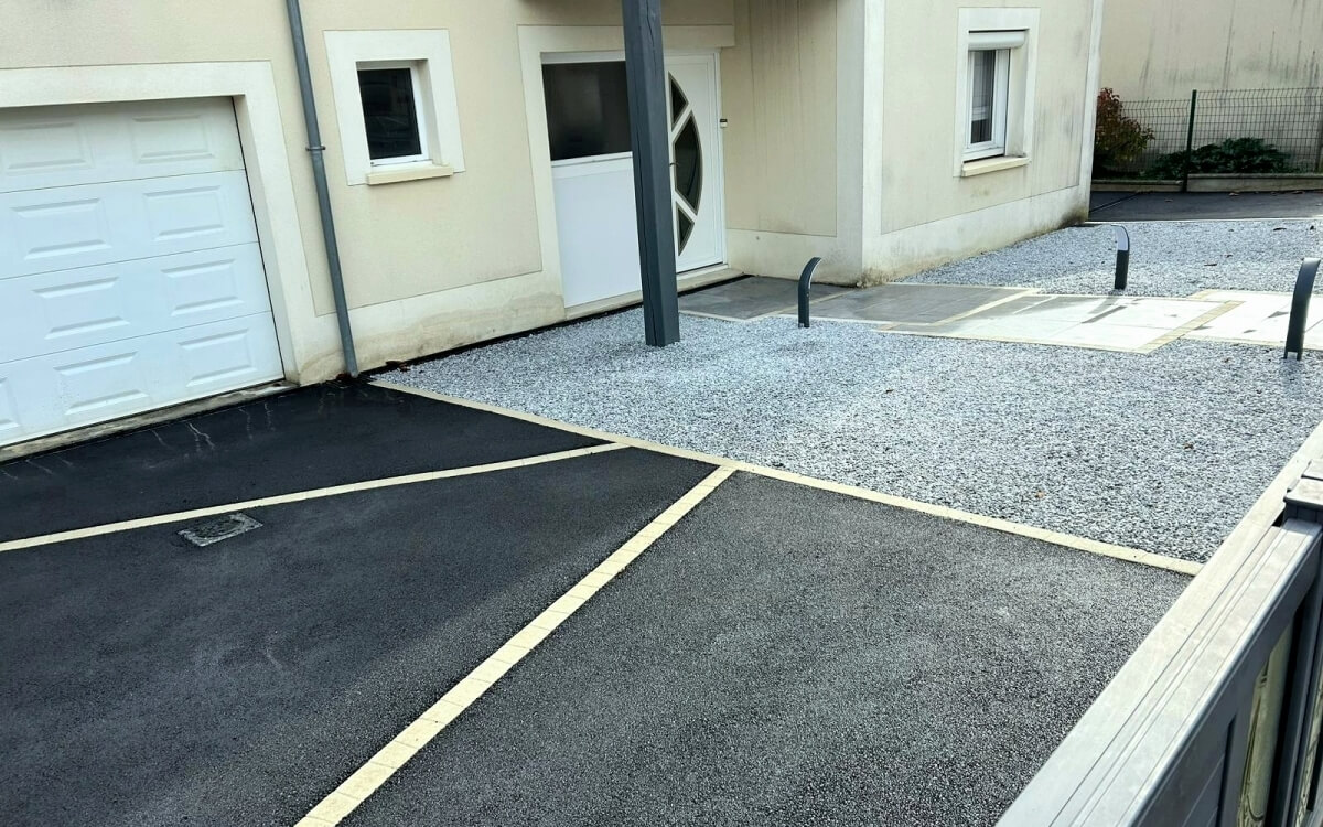 R�alisation All�e de garage en Alv�ostar�, enrob� � chaud et gr�s c�rame � Bretigny sur orge cr��e le 19/09/2025