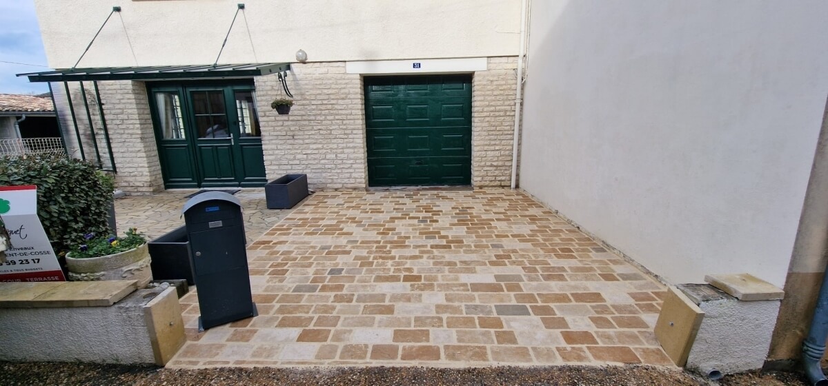 R�alisation All�e de garage en pierra nature � sarlat la caneda cr��e le 07/01/2026