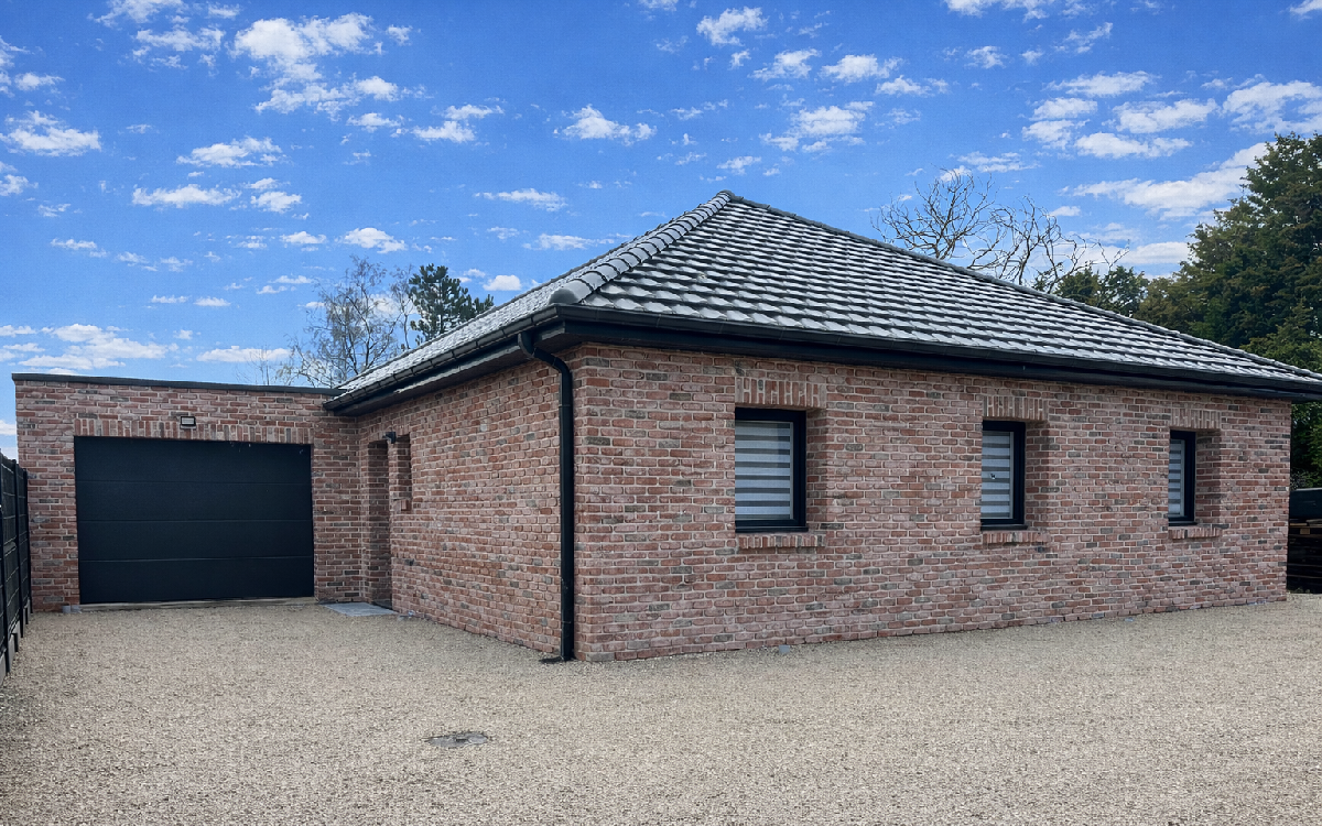 R�alisation All�e de garage en Alv�ostar� � OSTRICOURT con�ue le 11/02/2026