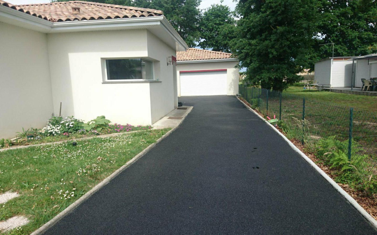 Cration Alle de garage en enrob noir  chaud  Riviere Saas et Gouby conue le 04/05/2018