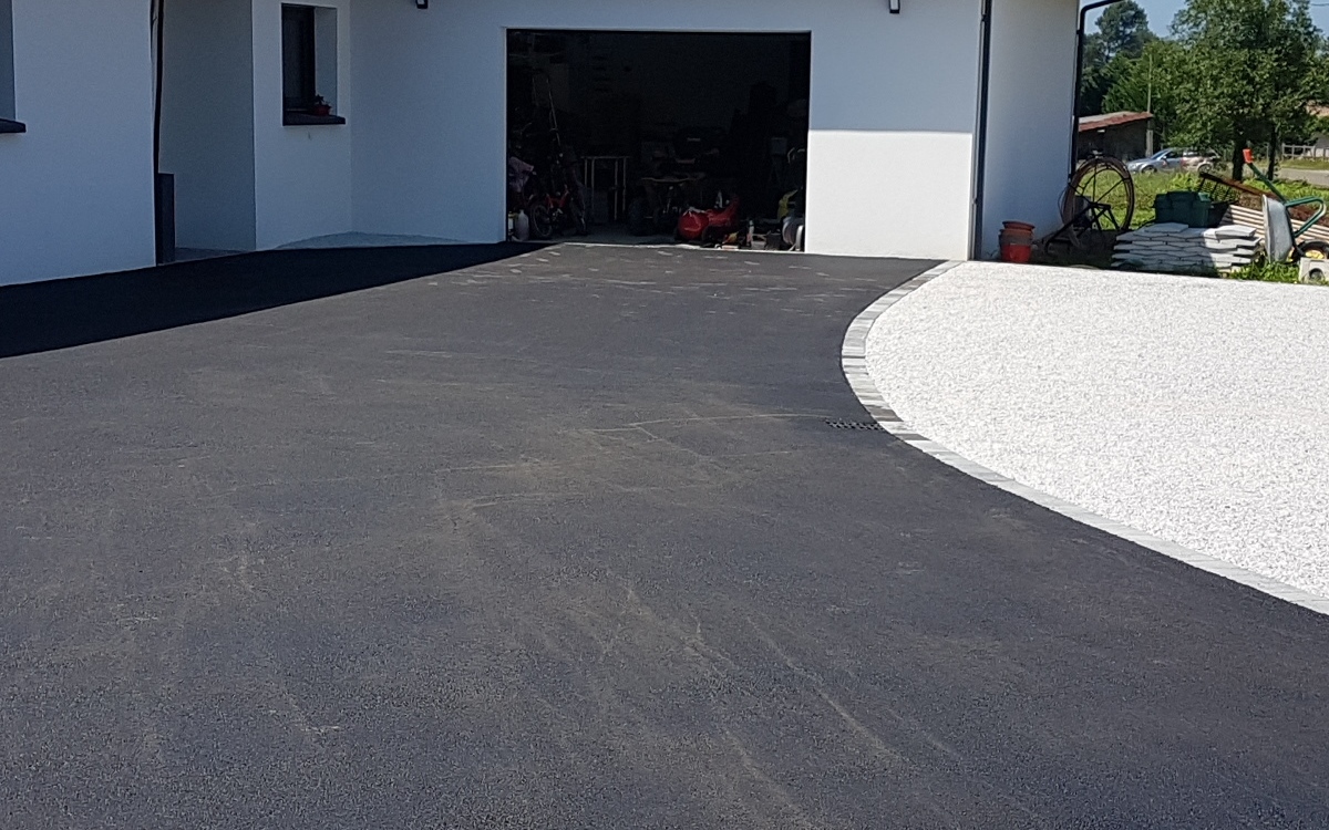 Ralisation Alle de garage en enrob noir  chaud - Entreprise Tiffreau - Pyrnes-Atlantiques conue le 20/09/2018