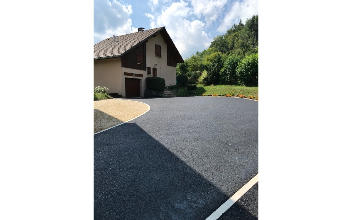 Cration Alle de garage en Alvostar et enrob noir  chaud  Chtillon-sur-Cluses conue le 21/09/2018