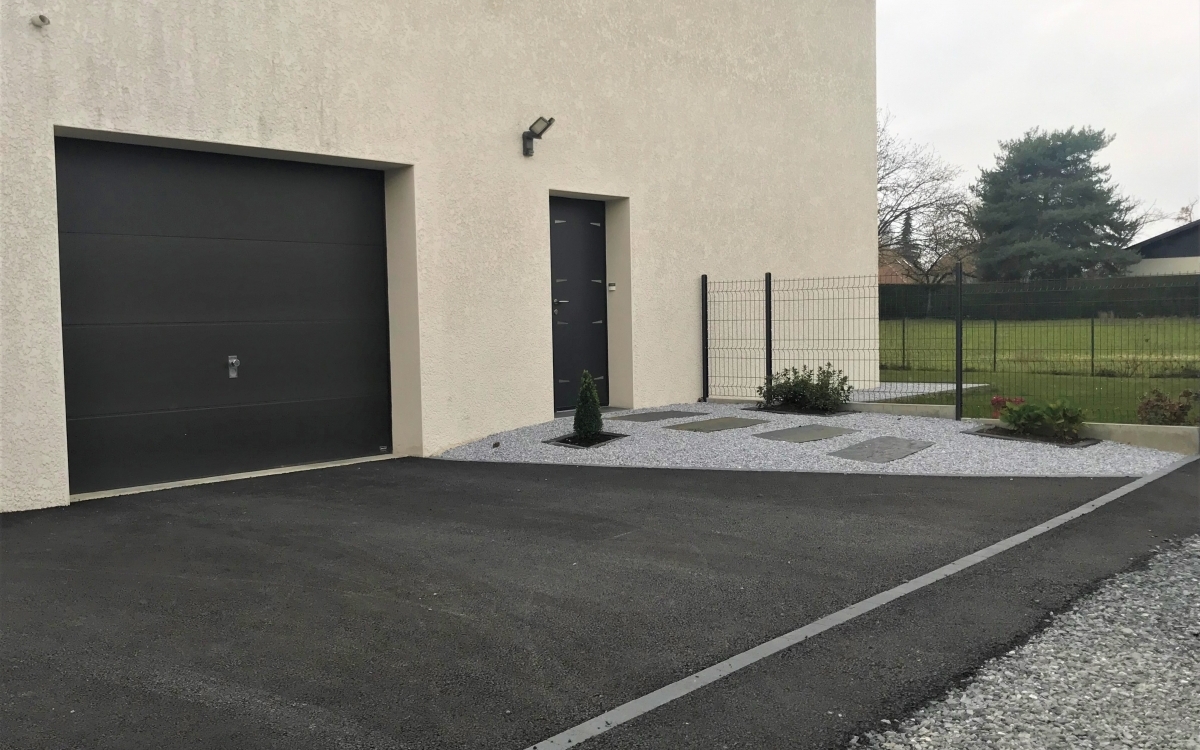 Ralisation Alle de garage en Alvostar et enrob noir  chaud  Publier cre le 12/02/2019